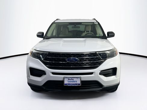 Used 2020 Ford Explorer XLT w/ Comfort Package AWD/4WD image 2