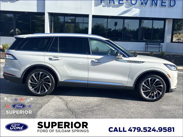 Used 2025 Lincoln Aviator Reserve w/ Illumination Package AWD/4WD image 2
