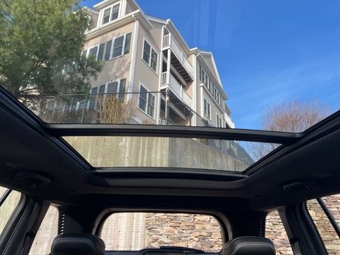 Used 2023 Jeep Grand Cherokee Overland image 22