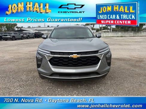 Used 2024 Chevrolet Trax LT w/ Driver Confidence Package image 16