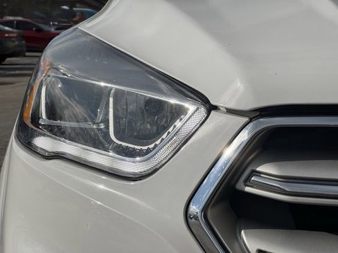 Used 2018 Ford Escape SEL image 4