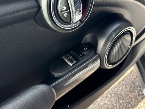 Used 2015 MINI Cooper 2-Door Hardtop image 5