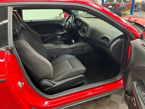 Used 2019 Dodge Challenger SXT RWD image 16