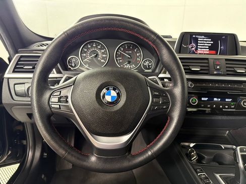 Used 2017 BMW 330i xDrive Sedan AWD/4WD image 16