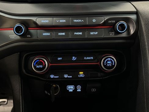 Used 2019 Hyundai Veloster Turbo image 29