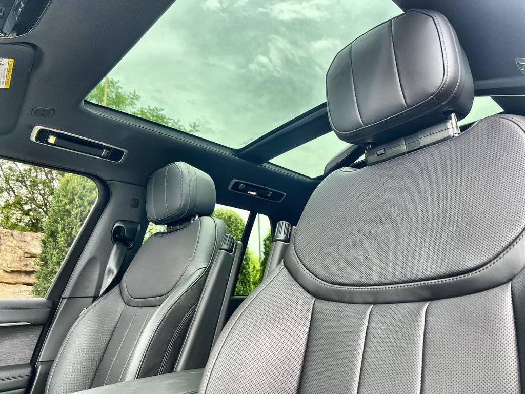 New 2026 Land Rover Range Rover SE AWD/4WD image 19