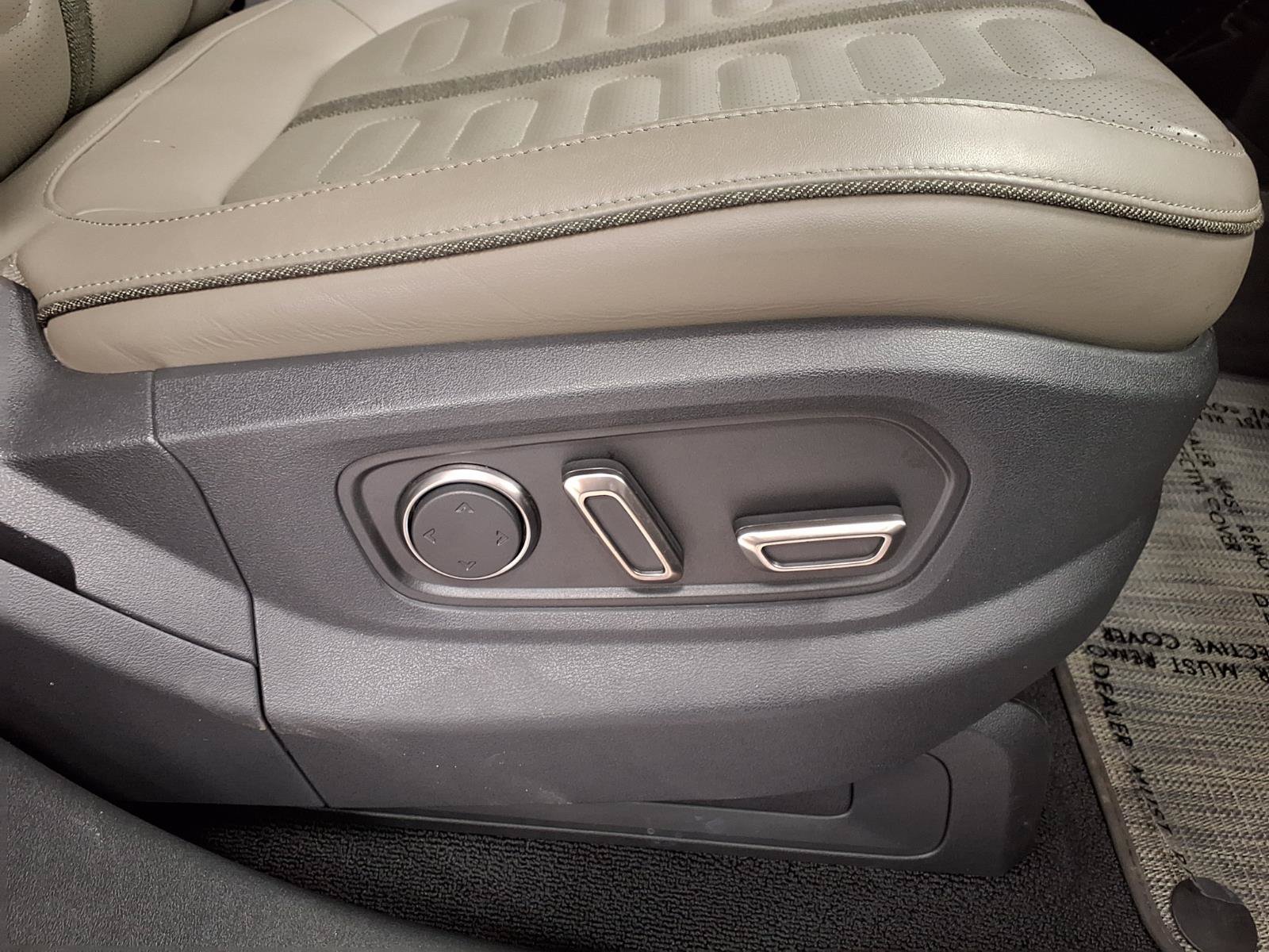 Used 2023 Rivian R1T Adventure Dual AWD/4WD image 11