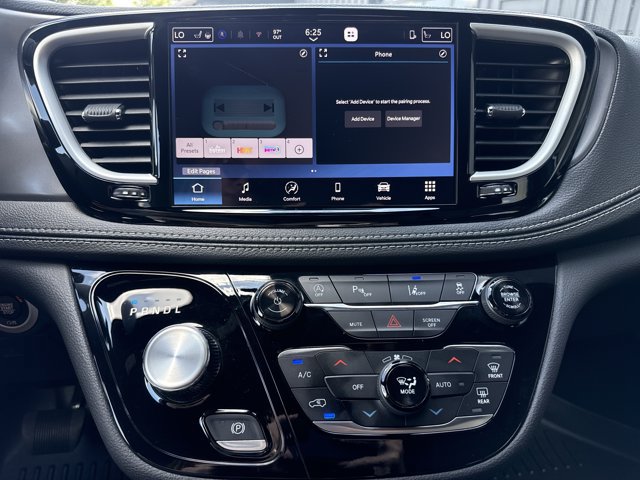Used 2026 Chrysler Pacifica Select FWD image 19