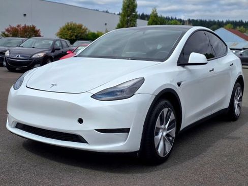 Used 2023 Tesla Model Y Long Range AWD/4WD image 4