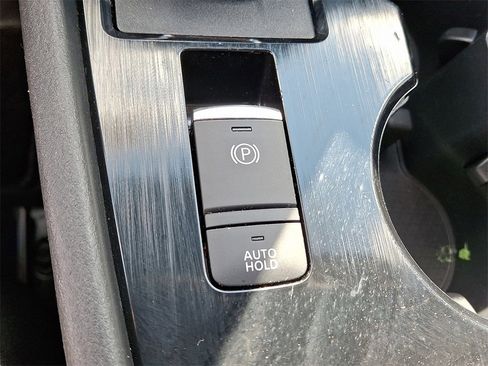 Used 2021 Nissan Rogue S image 24