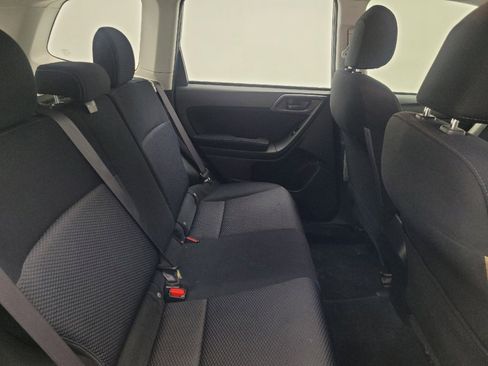Used 2014 Subaru Forester 2.5i AWD/4WD image 19