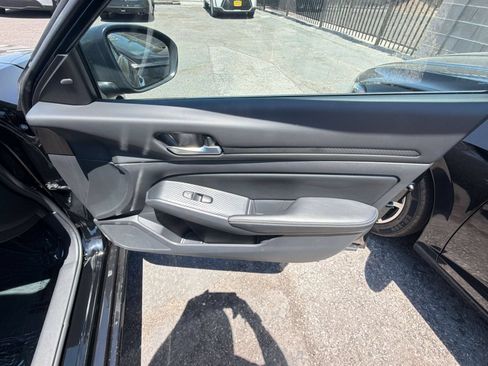 Used 2025 Nissan Altima 2.5 SV FWD image 28