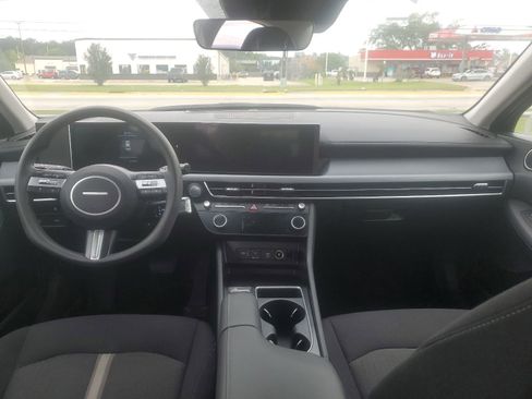 Used 2025 Hyundai Sonata SEL FWD image 9