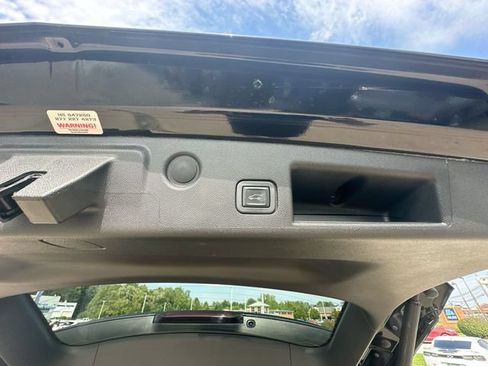 Used 2024 Chevrolet Equinox RS FWD image 45