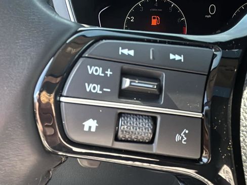 Used 2023 Honda Pilot Touring image 17