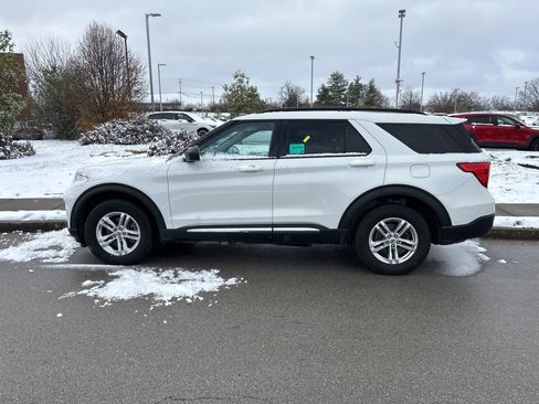 Used 2022 Ford Explorer XLT w/ Equipment Group 202A image 8