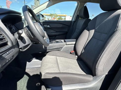 Used 2024 Nissan Rogue SV image 15