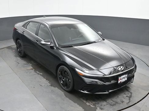 New 2026 Hyundai Elantra SEL Sport Premium FWD image 32