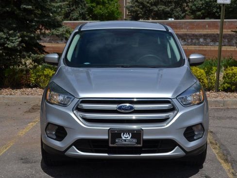 Used 2017 Ford Escape SE image 3