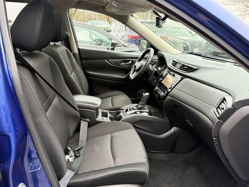 Used 2019 Nissan Rogue SV w/ Sun & Sound Touring Package image 23