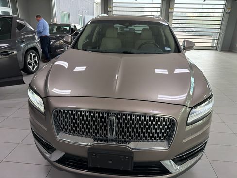 Used 2019 Lincoln Nautilus Select FWD image 4