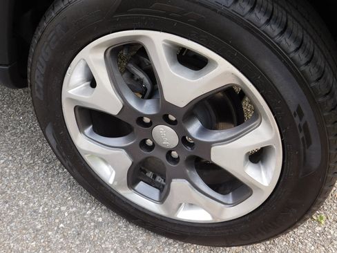 Used 2020 Jeep Compass Limited AWD/4WD image 9