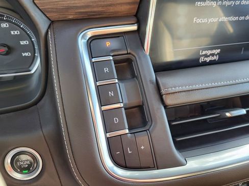 Used 2021 Chevrolet Tahoe Z71 w/ Luxury Package image 25