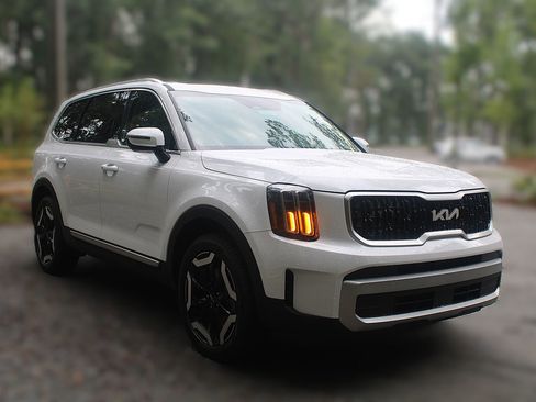New 2025 Kia Telluride EX image 16