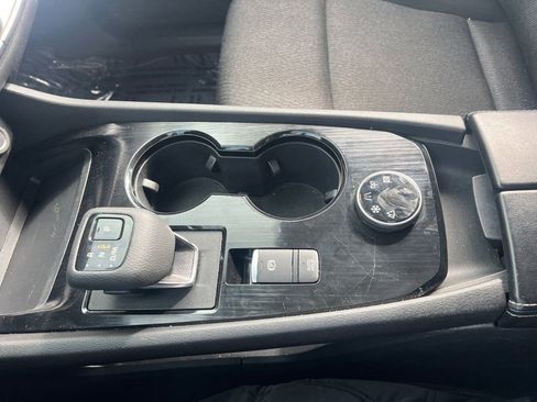Used 2024 Nissan Rogue SV AWD/4WD image 22