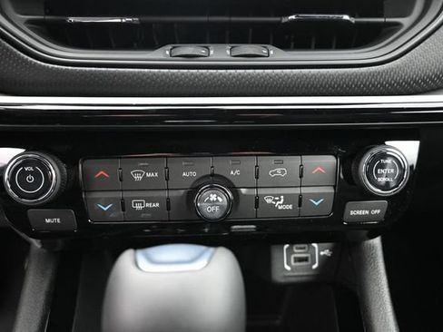 New 2026 Jeep Compass Trailhawk w/ Trailer Tow Group AWD/4WD image 25