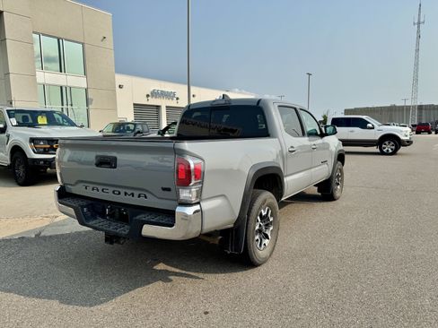 Used 2021 Toyota Tacoma TRD Off-Road AWD/4WD image 4