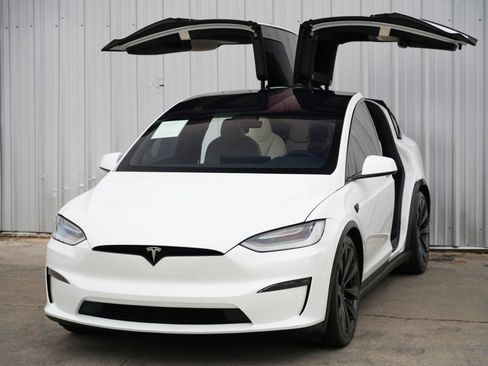 Used 2023 Tesla Model X image 49