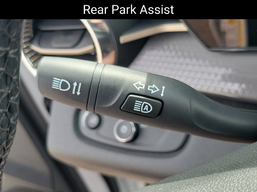 Used 2025 Chevrolet Trax ACTIV w/ Sunroof Package FWD image 16