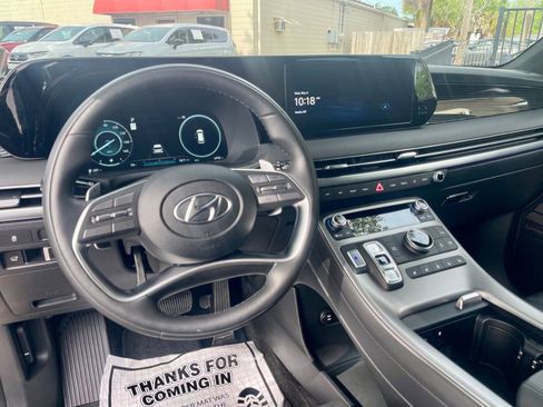 Used 2025 Hyundai Palisade Calligraphy FWD image 14