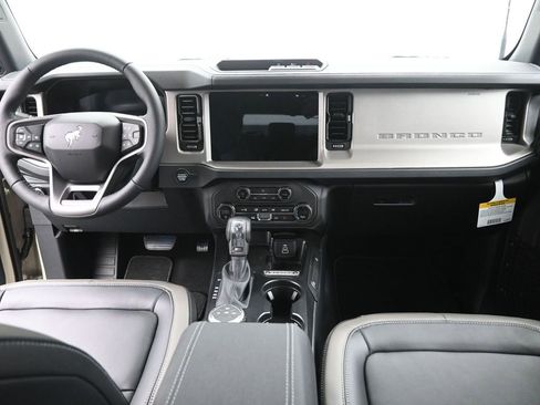 New 2026 Ford Bronco Outer Banks image 24
