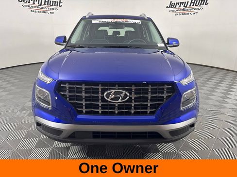 Used 2025 Hyundai Venue Limited image 5