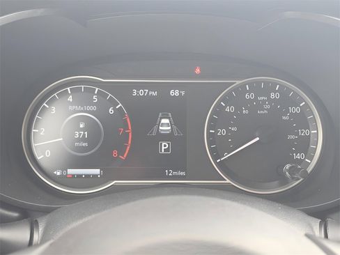 New 2025 Nissan Versa SR w/ Trunk Package image 21