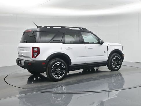Certified 2025 Ford Bronco Sport Outer Banks w/ Outer Banks Tech Package+ image 29