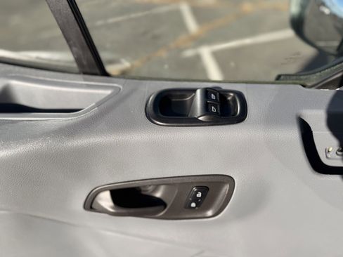 Used 2018 Ford Transit 150 Base image 18