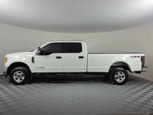 Used 2017 Ford F250 XLT w/ FX4 Off-Road Package AWD/4WD image 4