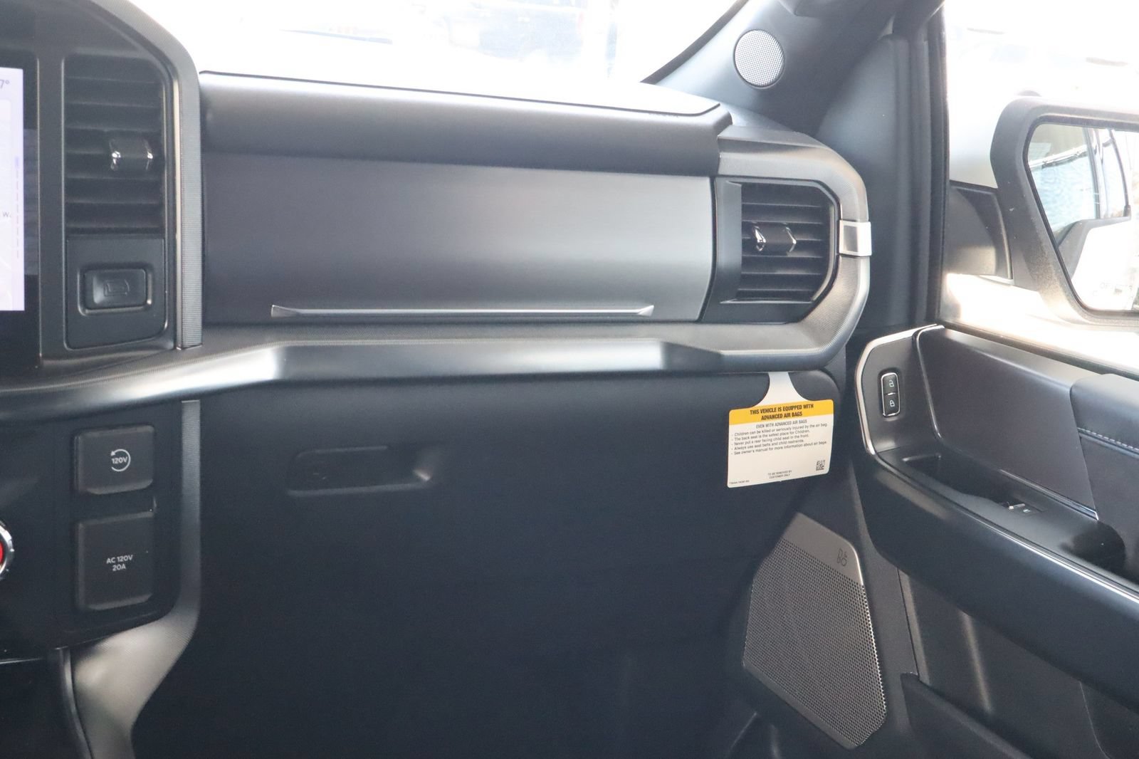 Used 2025 Ford F150 Platinum AWD/4WD image 32