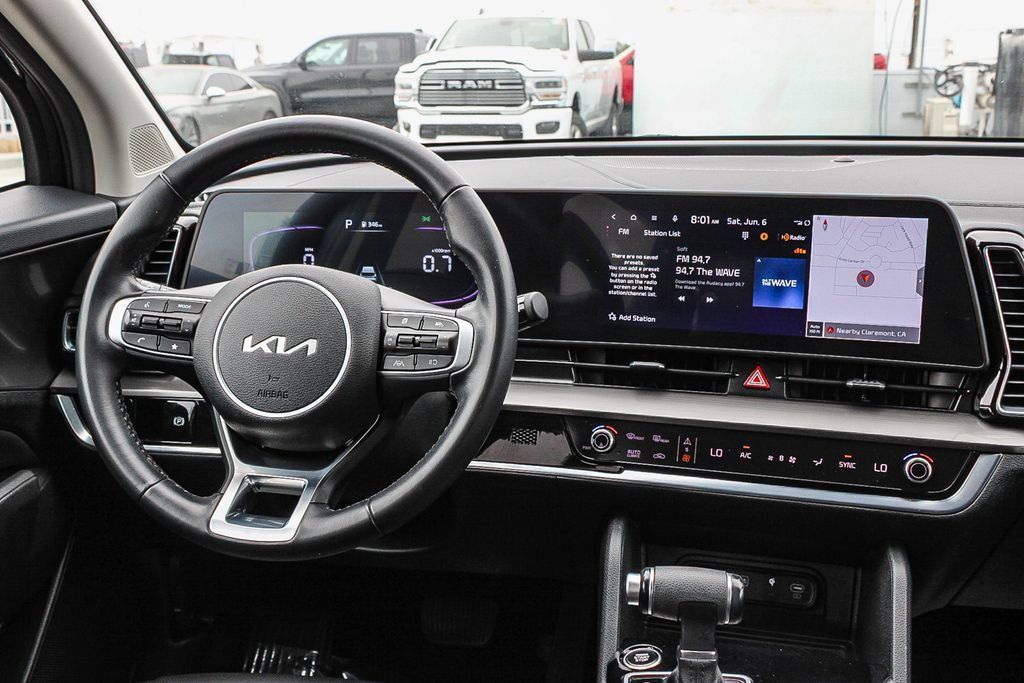 Used 2025 Kia Sportage EX FWD image 14