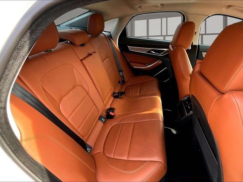 Used 2022 Jaguar XF R-Dynamic SE AWD/4WD image 27