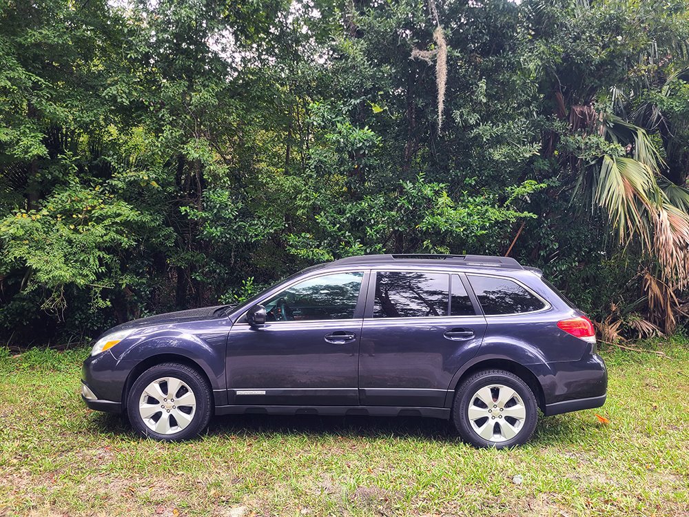 Used 2011 Subaru Outback 2.5i Limited w/ PWR Moonroof Pkg AWD/4WD image 7