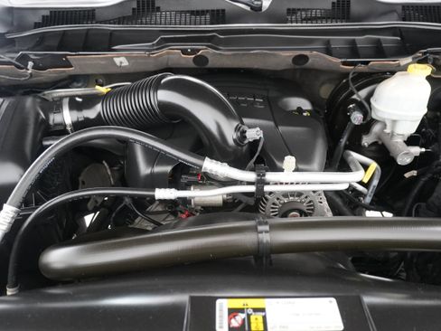 Used 2014 RAM 1500 Express RWD image 23