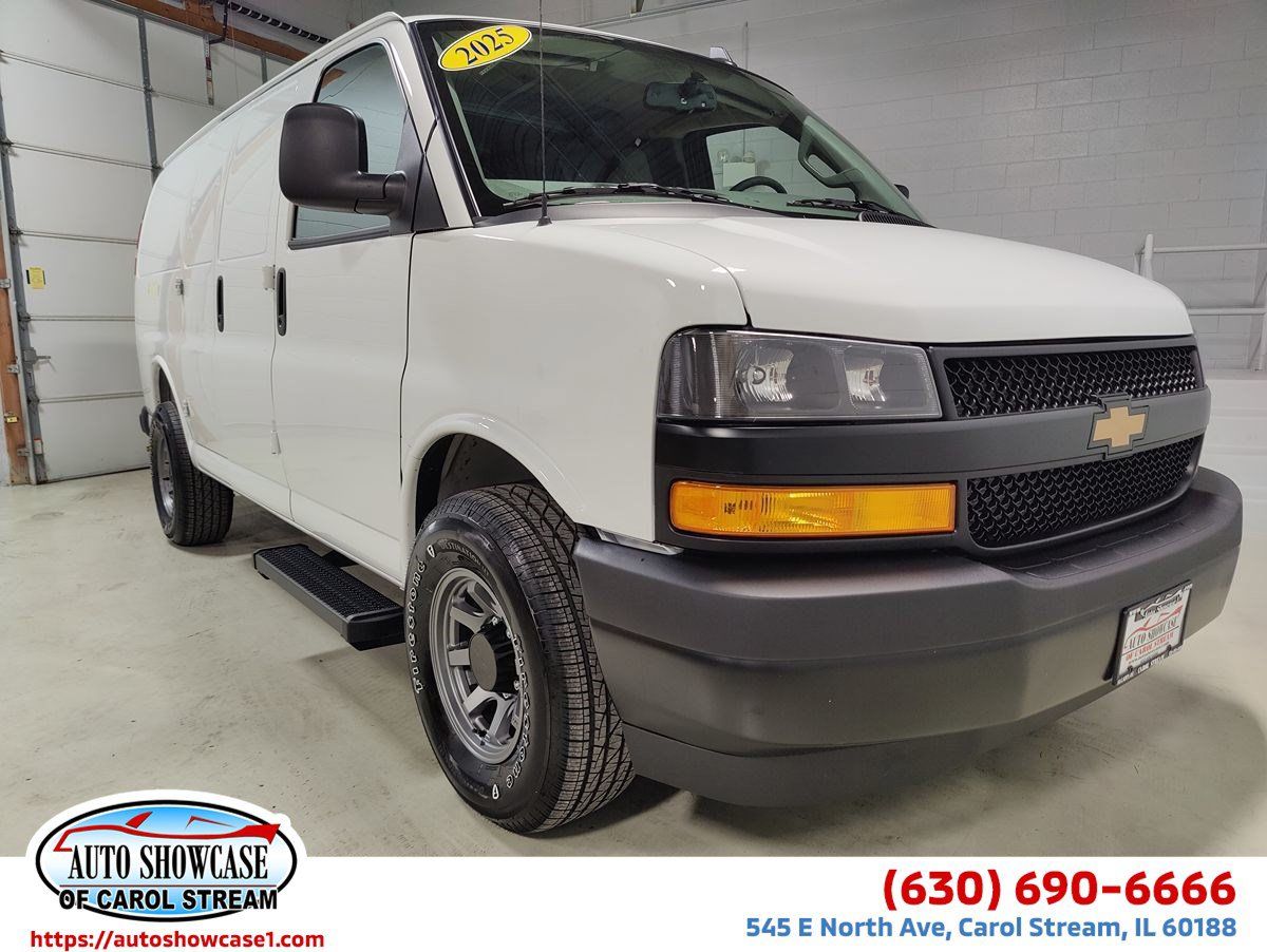 Used 2025 Chevrolet Express 3500 w/ Driver Convenience Package RWD image 1