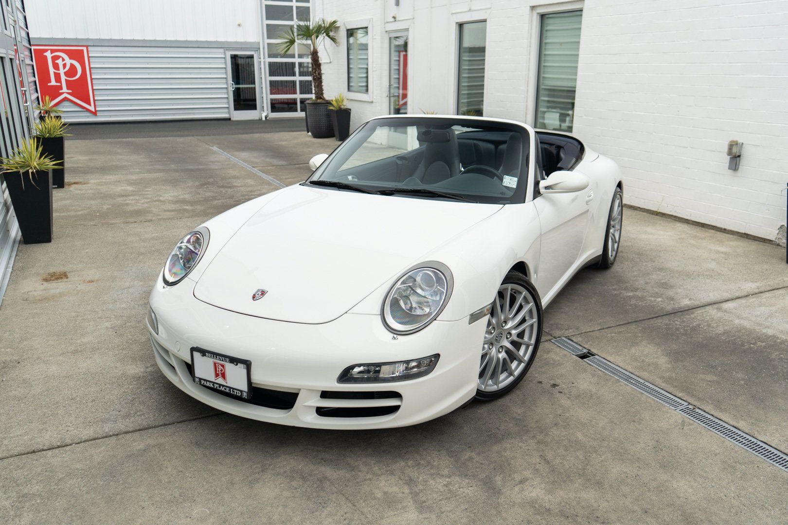 Used 2007 Porsche 911 Carrera 4 AWD/4WD image 3