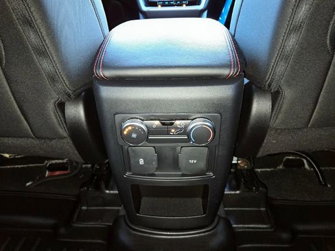 Used 2021 Ford Explorer XLT image 43