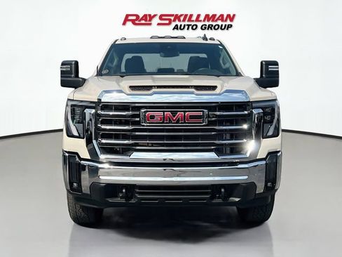 Used 2026 GMC Sierra 2500 SLE w/ SLE Value Package; AWD/4WD image 2