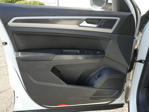 Used 2018 Volkswagen Atlas SE image 23